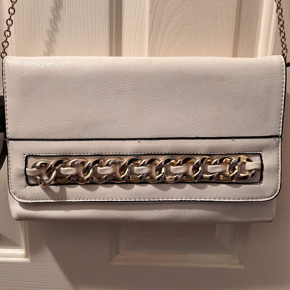 Bella White Leather Cross body bag with a Gold Chain on the Front and strap